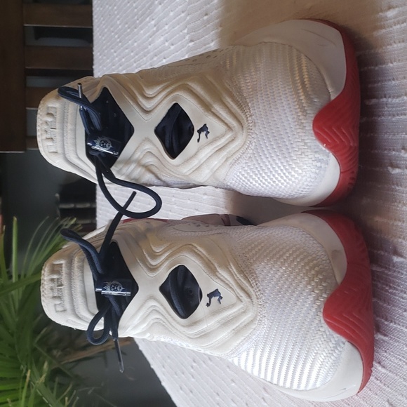 Nike Mens Basketball LeBron Soldier XIV Size 8.5 - Picture 2 of 8